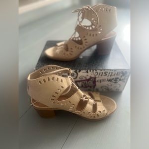 Light tan/beige ankle sandals/ booties Size 8